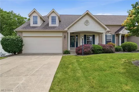 1652 Southpointe Cir NE, Canton, OH 44714