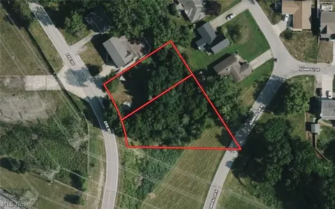 155 Erie Rd, Eastlake, OH 44095
