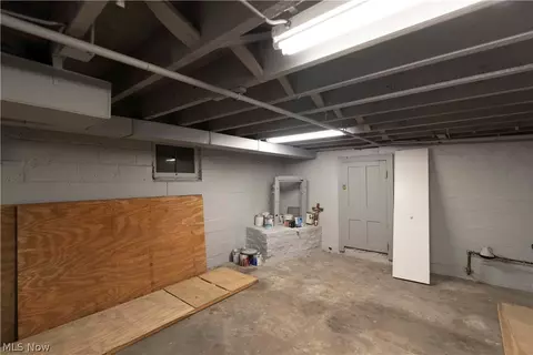 588 Elma St, Akron, OH 44310 photo 23