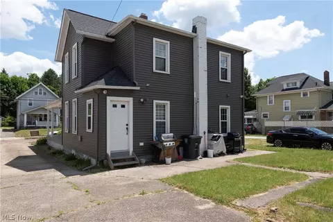 588 Elma St, Akron, OH 44310 photo 27