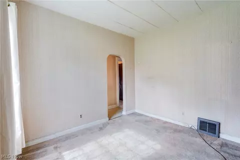 Living - 75 E South Range Rd, North Lima, OH 44452 photo 5 of 5