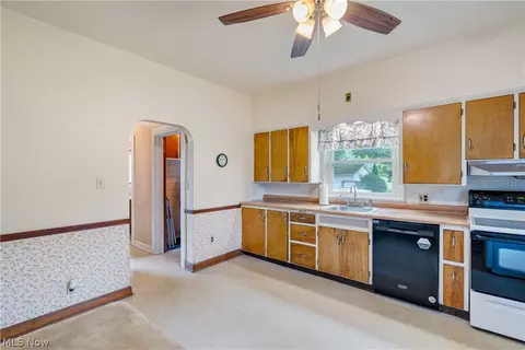Kitchen - 75 E South Range Rd, North Lima, OH 44452 photo 3 of 3