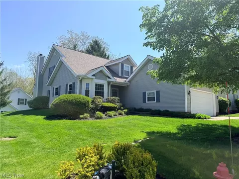 201 Steeplechase Dr #6, Willoughby Hills, OH 44092