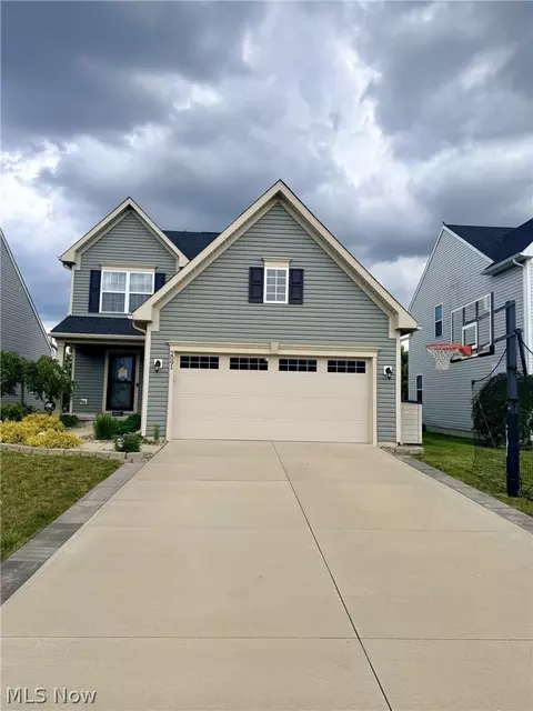2091 Farroni Dr, Willoughby, OH 44094