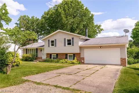 8142 Walter St NW, Massillon, OH 44646