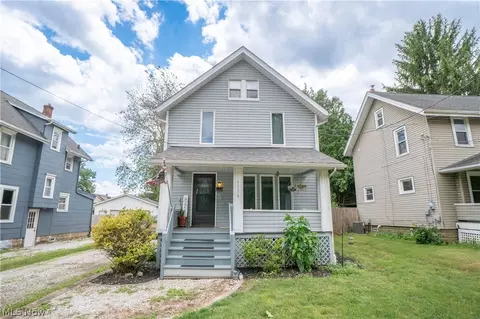 2116 Newton St, Akron, OH 44305