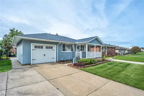 30892 Harrison Rd, Wickliffe, OH 44092 photo 3