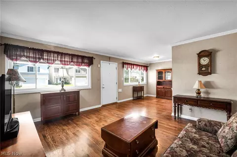 30892 Harrison Rd, Wickliffe, OH 44092 photo 9