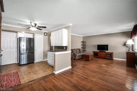 30892 Harrison Rd, Wickliffe, OH 44092 photo 12