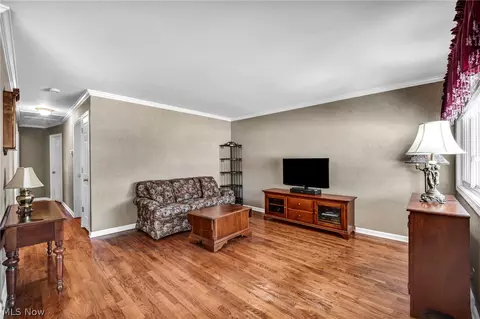 30892 Harrison Rd, Wickliffe, OH 44092 photo 7