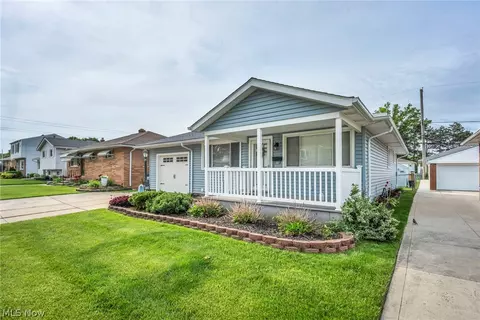 30892 Harrison Rd, Wickliffe, OH 44092 photo 2