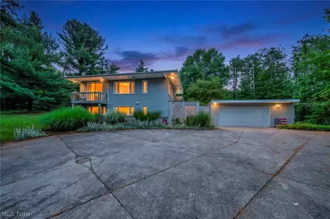 1425 Partridge Ln, Akron, OH 44333