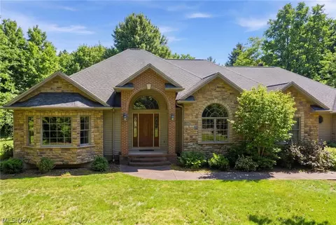 12065 Pheasant Ct, Chardon, OH 44024