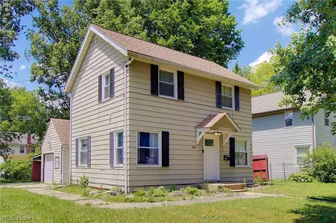 754 Hayden Ave, Akron, OH 44320