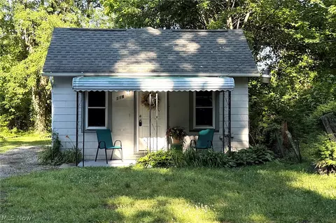 318 Joseph Ave, Barberton, OH 44203