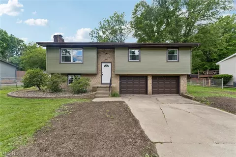 2980 Rosetta Blvd, Newton Falls, OH 44444