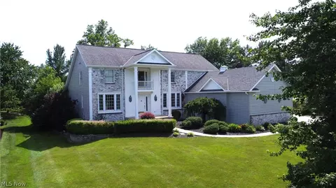 2740 S Canyon Trl, Hinckley, OH 44233