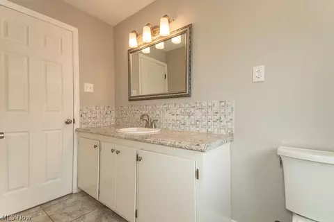 Bath - 1565 Douglas Rd, Wickliffe, OH 44092 photo 3 of 4