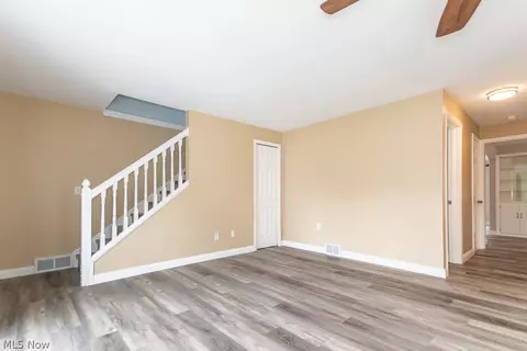 Living - 1565 Douglas Rd, Wickliffe, OH 44092 photo 5 of 12