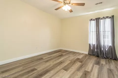 Bedroom - 1565 Douglas Rd, Wickliffe, OH 44092 photo 10 of 13