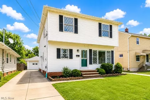 Exterior - 1565 Douglas Rd, Wickliffe, OH 44092 photo 2 of 4