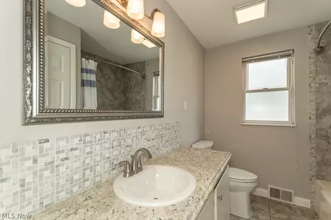 Bath - 1565 Douglas Rd, Wickliffe, OH 44092 photo 2 of 4