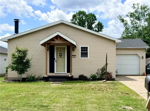 500 Morris St, Uhrichsville, OH 44683