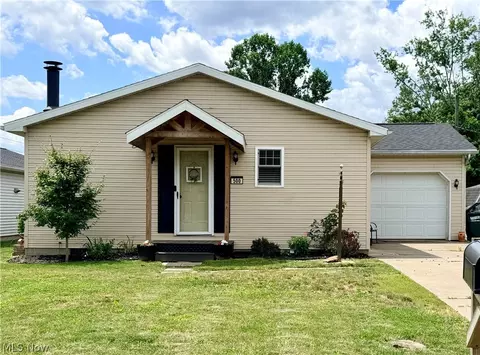 500 Morris St, Uhrichsville, OH 44683