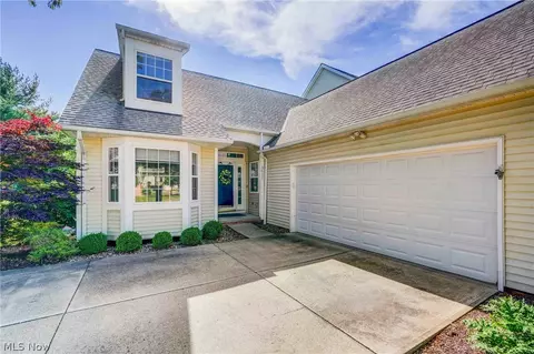 2611 Piedmont Ct #44, Westlake, OH 44145