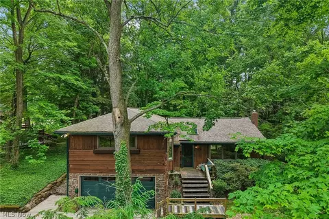 884 Dogwood Ter, Copley, OH 44321