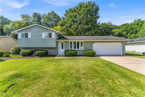 34739 Highland Dr, North Ridgeville, OH 44039