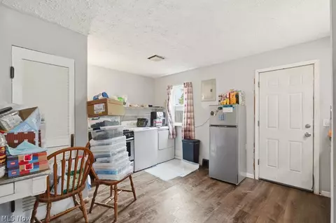 655 E 266th St, Euclid, OH 44132 photo 4