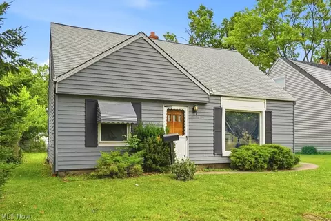 655 E 266th St, Euclid, OH 44132 photo 3