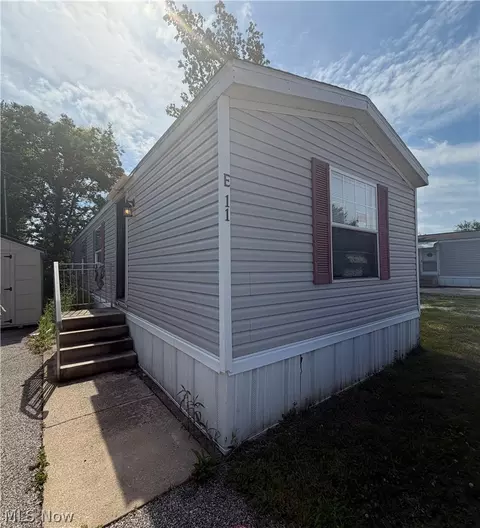 5411 N River Rd W #E11, Geneva, OH 44041