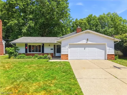 1137 Hillrock Dr, South Euclid, OH 44121