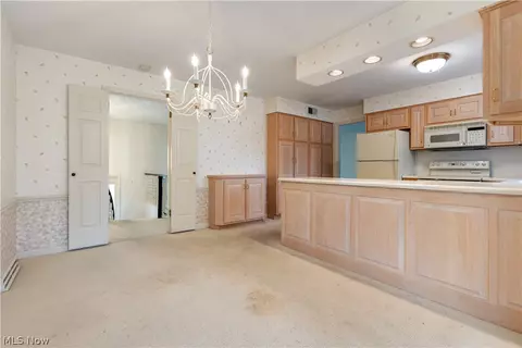 2240 Devonshire Dr NW, Canton, OH 44708 photo 9
