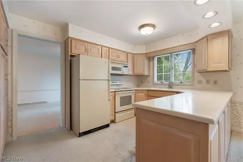 2240 Devonshire Dr NW, Canton, OH 44708 photo 8