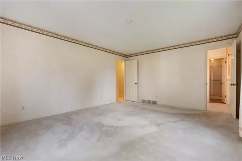 2240 Devonshire Dr NW, Canton, OH 44708 photo 17