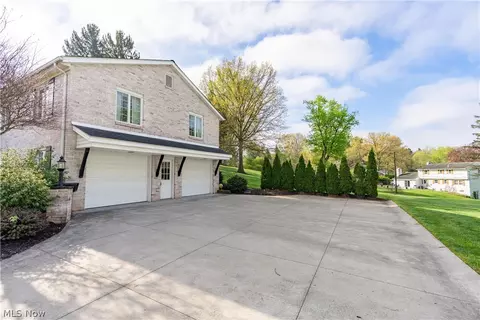 2240 Devonshire Dr NW, Canton, OH 44708 photo 32