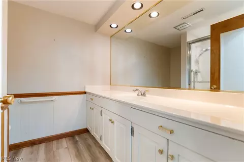 2240 Devonshire Dr NW, Canton, OH 44708 photo 23