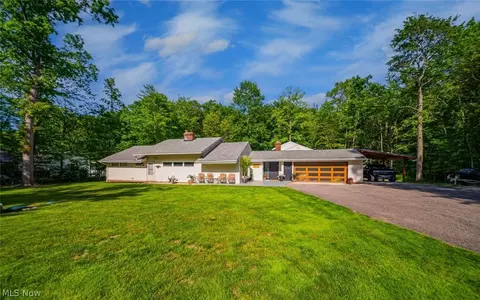 3899 Brainard Rd, Beachwood, OH 44122
