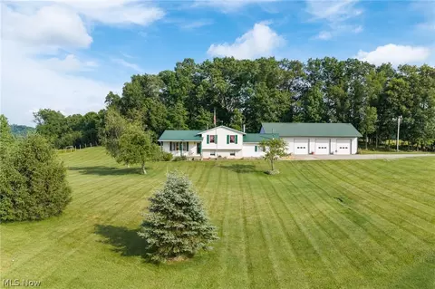 8175 Stover Rd SW, Sherrodsville, OH 44675