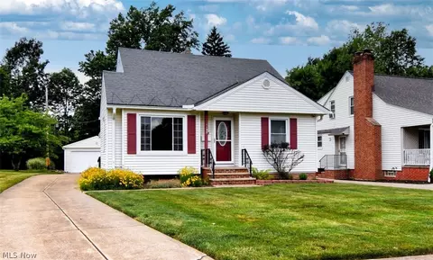 1190 Belrose Ave, Mayfield Heights, OH 44124
