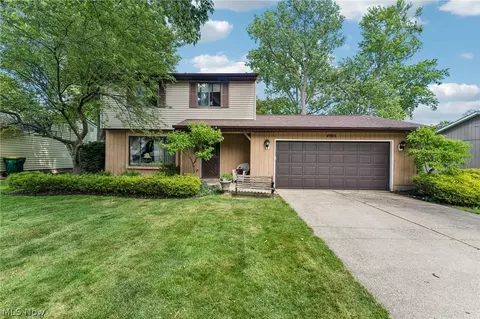 4905 Jody Lynn Dr, Mentor, OH 44060