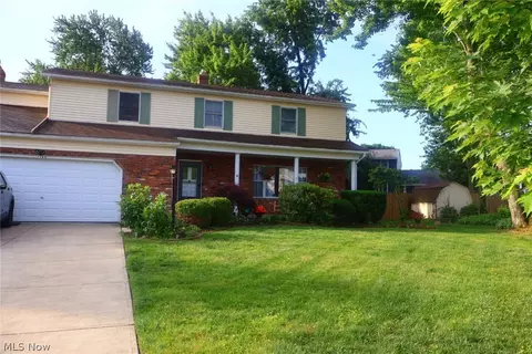 7723 Princeton Pl, Middleburg Heights, OH 44130
