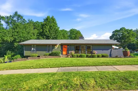 1155 Romayne Dr, Akron, OH 44313