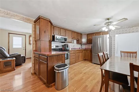 443 Morgan Ct, Lagrange, OH 44050 photo 6
