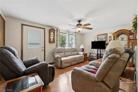 443 Morgan Ct, Lagrange, OH 44050 photo 3