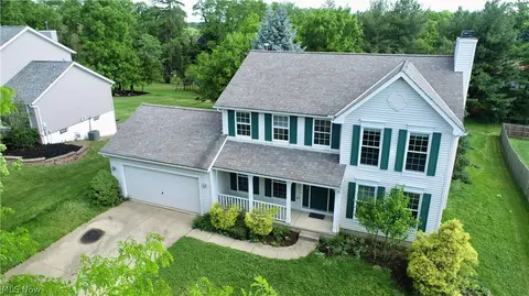 1021 Sugarhouse Ln, Medina, OH 44256