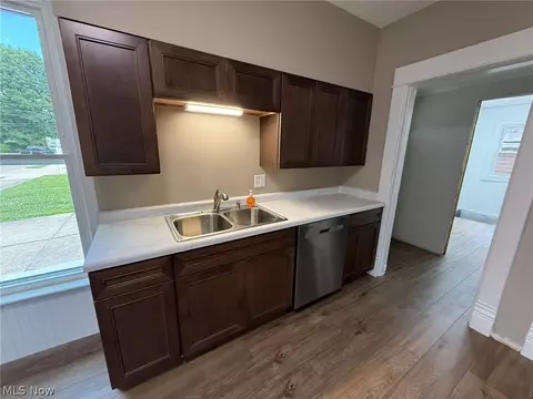 520 E 4th St, Dover, OH 44622 photo 6